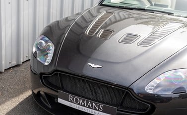 Aston Martin V12 Vantage S Roadster 23