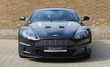 Aston Martin DBS Carbon Black 4