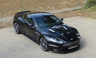Aston Martin DBS Carbon Black 5