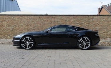 Aston Martin DBS Carbon Black 12