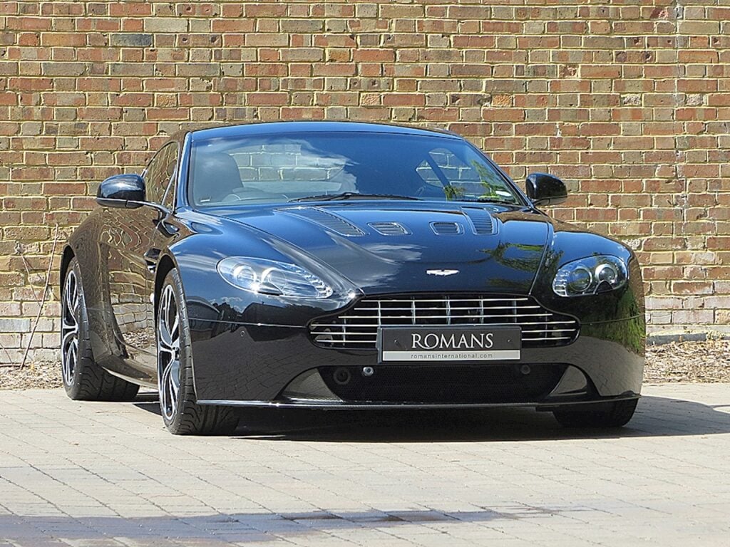 Aston Martin Vantage V12 1:24 Scale Die-Cast Model Car - Grey