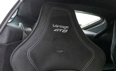 Aston Martin Vantage GT8 9