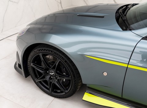 Aston Martin Vantage GT8 23