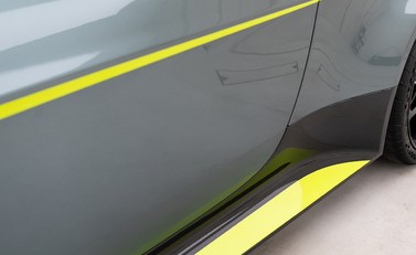 Aston Martin Vantage GT8 25
