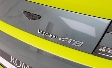 Aston Martin Vantage GT8 29