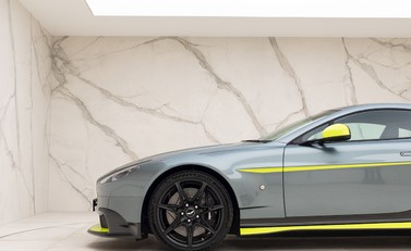 Aston Martin Vantage GT8 30