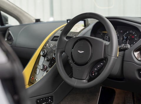 Aston Martin Vanquish S Ultimate 11