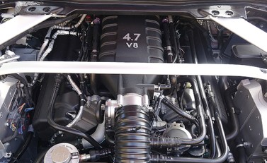 Aston Martin Vantage GT8 8