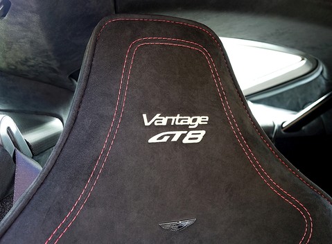 Aston Martin Vantage GT8 11