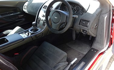 Aston Martin Vantage GT8 14