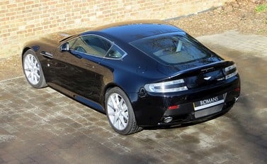 Aston Martin V8 Vantage S 9
