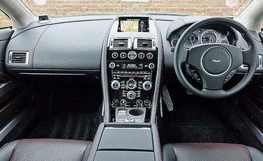 Aston Martin Rapide S 17