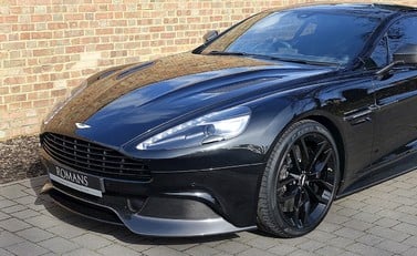 Aston Martin Vanquish Carbon Edition 9