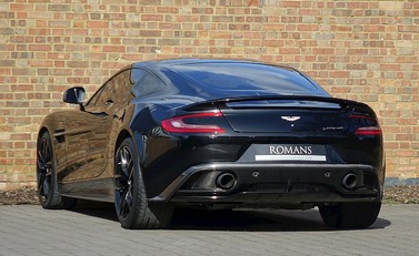 Aston Martin Vanquish Carbon Edition 15