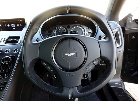 Aston Martin Vanquish Carbon Edition 30