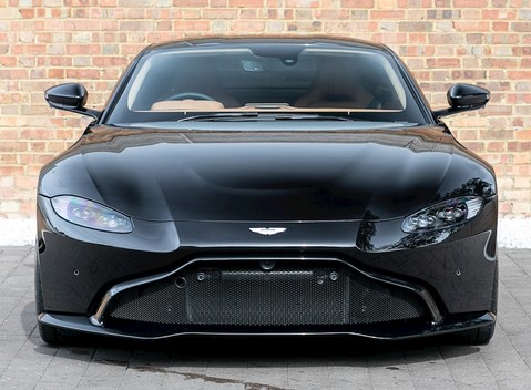 Aston Martin V8 Vantage 4