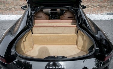 Aston Martin V8 Vantage 28