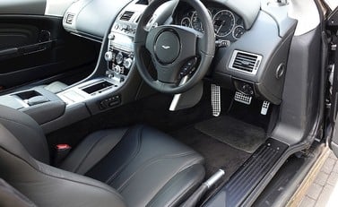 Aston Martin DBS 15