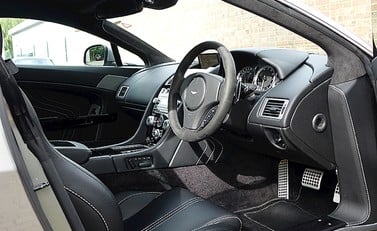 Aston Martin V8 Vantage S 7