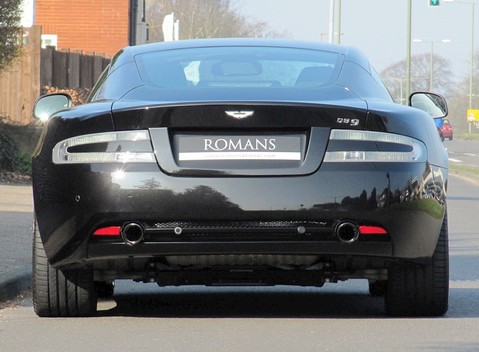 Aston Martin DB9 Carbon Black Edition 6