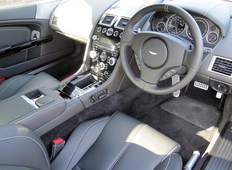 Aston Martin DB9 Carbon Black Edition 7