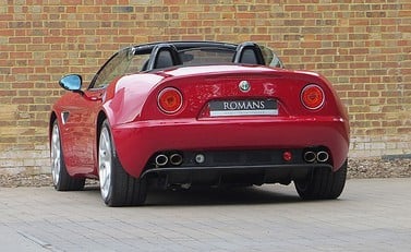 Alfa Romeo 8C Spider 7