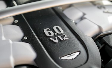 Aston Martin V12 Vantage S 30