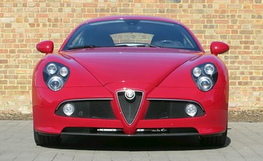 Alfa Romeo 8C Competizione 12