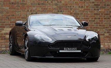 Aston Martin V12 Vantage S Roadster 1
