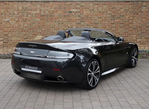 Aston Martin V12 Vantage S Roadster 2