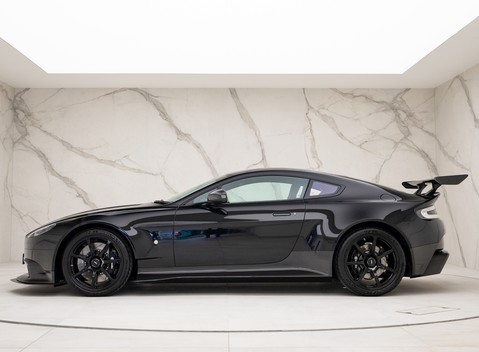 Aston Martin Vantage GT8 2