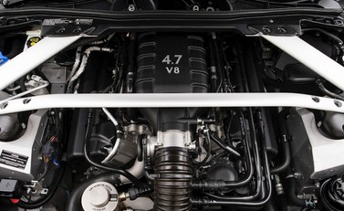 Aston Martin Vantage GT8 33