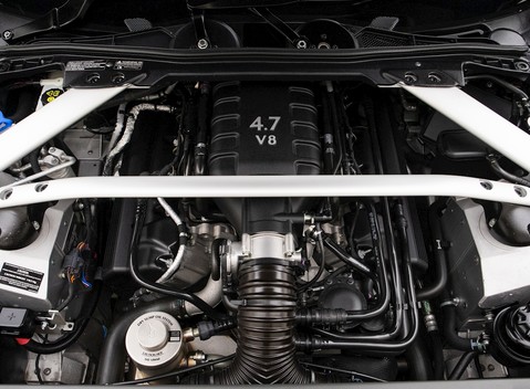 Aston Martin Vantage GT8 33