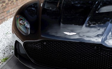 Aston Martin DBS Superleggera 21