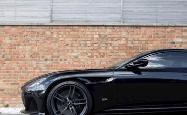 Aston Martin DBS Superleggera 28