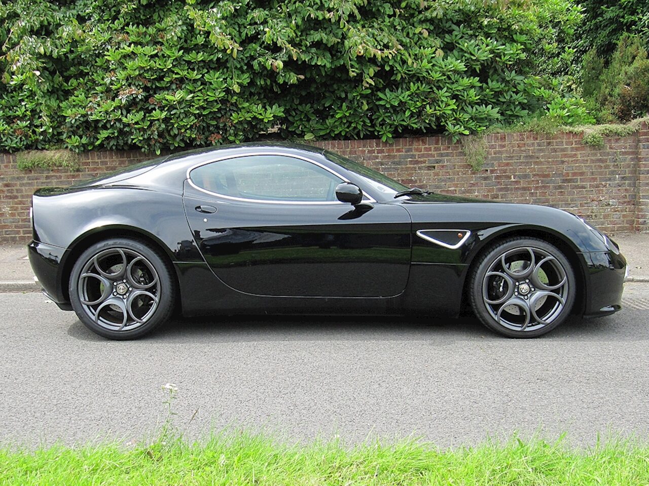 アルファロメオ８C ブラック 2008 Alfa Romeo 8C Competizione | Paris 2025 | RM Sotheby's