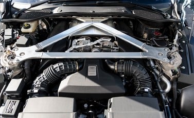 Aston Martin V8 Vantage 27