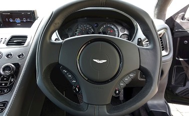Aston Martin Vanquish 16