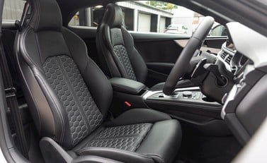 Audi RS5 Coupé 12