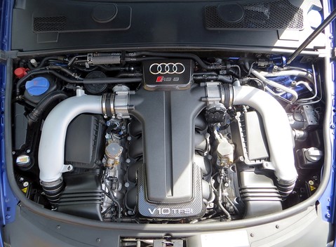 Audi RS6 Avant Plus 2