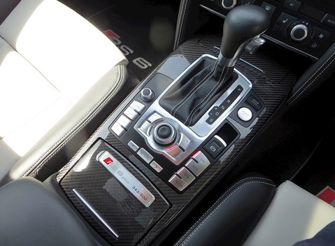 Audi RS6 Avant Plus 5