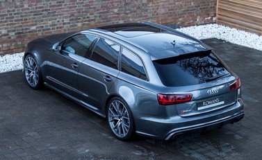 Audi RS6 Avant Performance 9