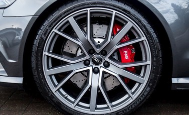 Audi RS6 Avant Performance 10
