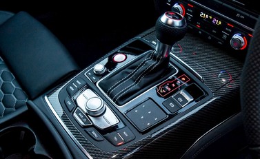 Audi RS6 Avant Performance 32