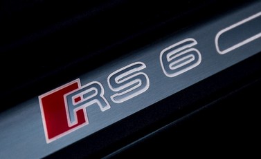 Audi RS6 Avant Performance 33