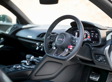 Audi R8 V10 Plus 11