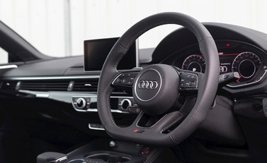 Audi RS5 Coupé Sport Edition 11