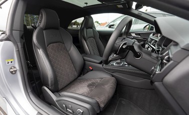 Audi RS5 Coupé Sport Edition 12