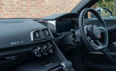 Audi R8 Spyder V10 Performance Carbon Black 17