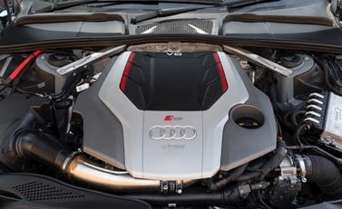Audi RS4 Avant 29